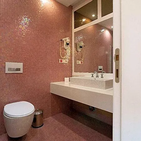 Golden Pars (adults Only) מלון 3*